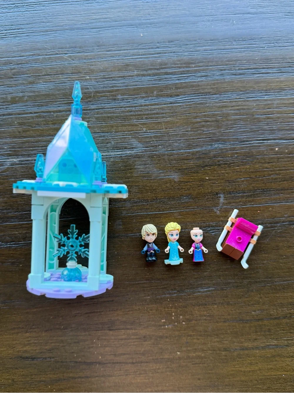 LEGO Disney Frozen Anna and Elsa’s Magical Carousel 43218 few items missed